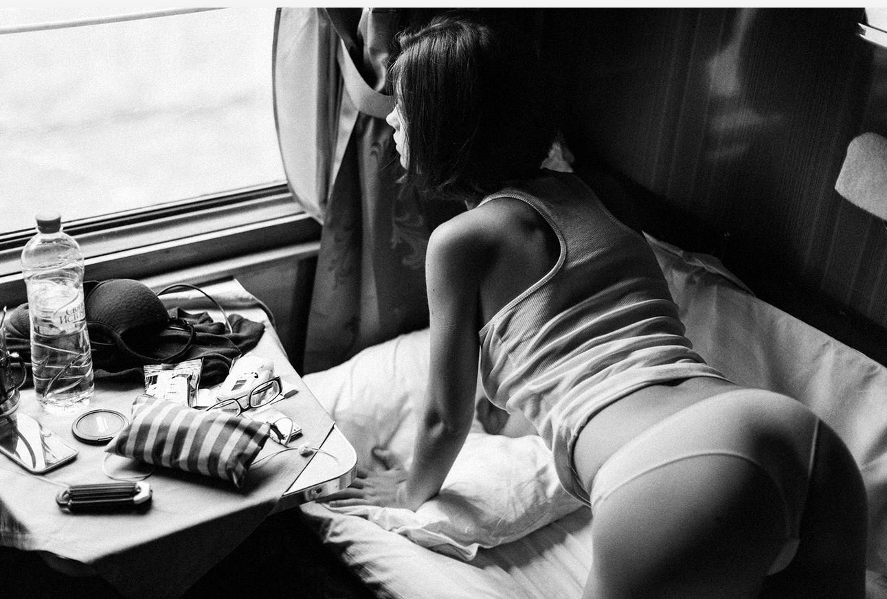 Секс Попутчицы Фото В Поезде