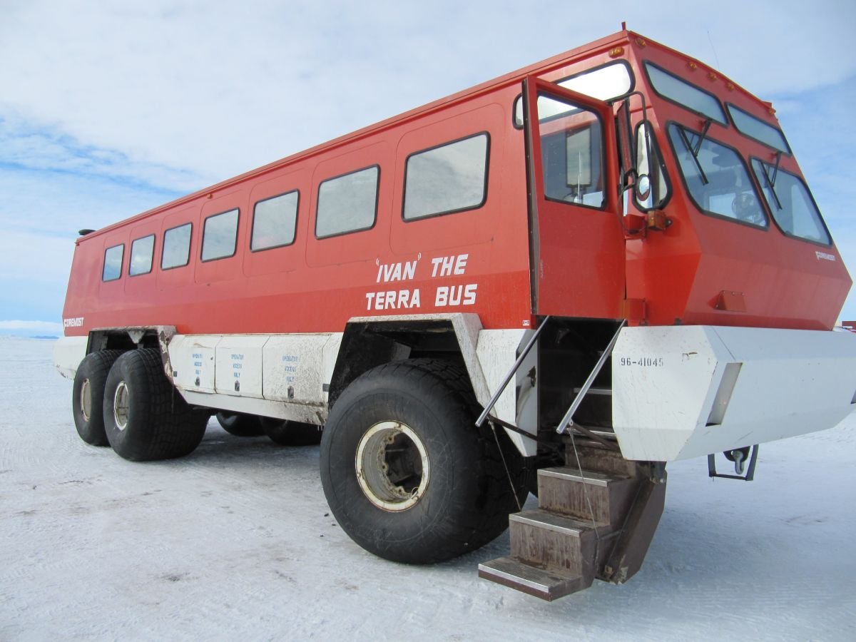 Автобус вездеход. Man Terra Bus 6x6. Автобус-вездеход КАМАЗ-6250. Полноприводные автобусы. Автобус для севера.