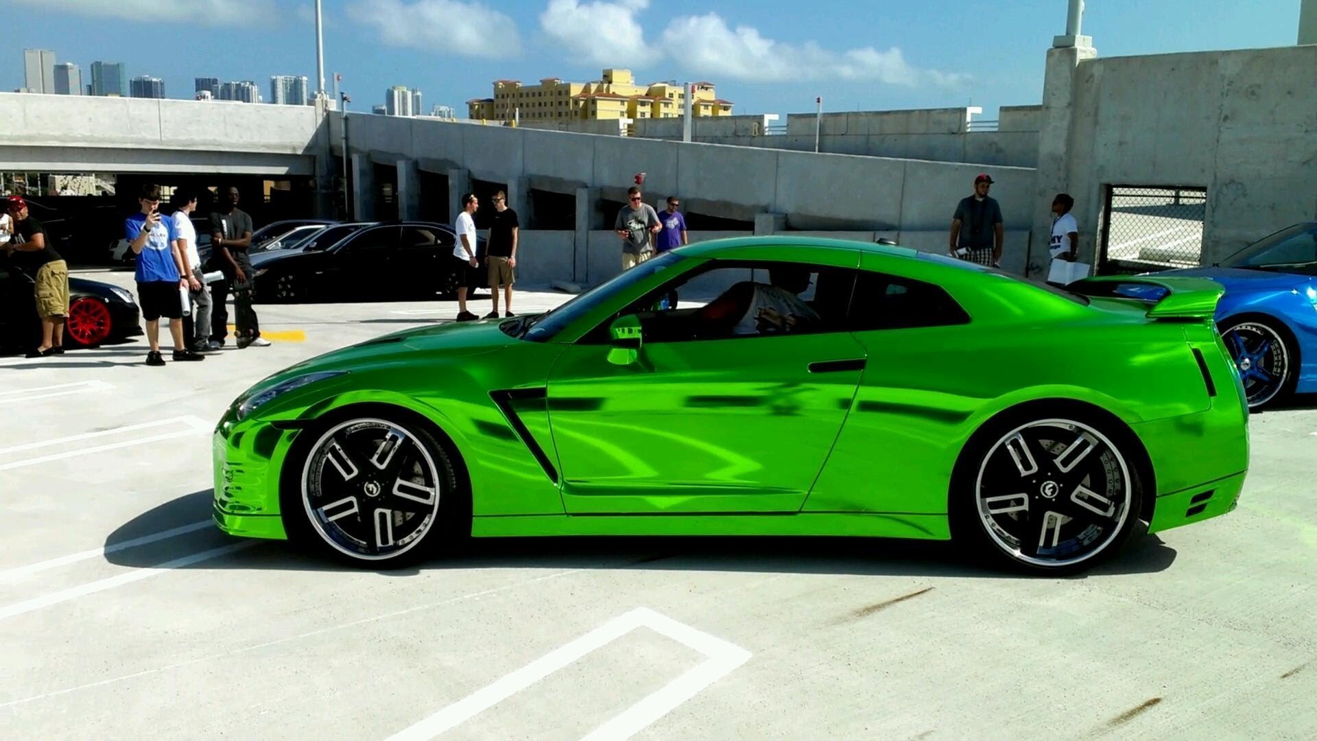 Кислотные машины. Nissan GTR r35 зелёный-чёрный. GTR r35 зеленый. Ниссан ГТР 35 зеленый. Nissan GTR r35 салатовый.