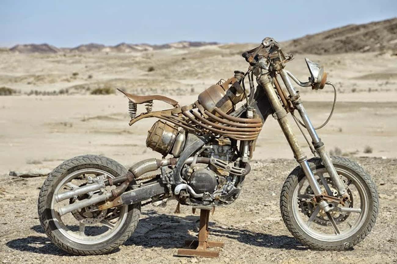 Мотоцикл в стиле Mad Max