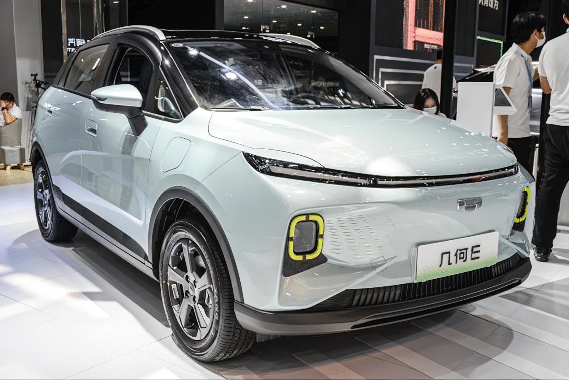 Китайский джили. Электрокар Geely Geometry a. Geely Geometry a 2022. Geely электрокар 2022. Джили электромобиль кроссовер.