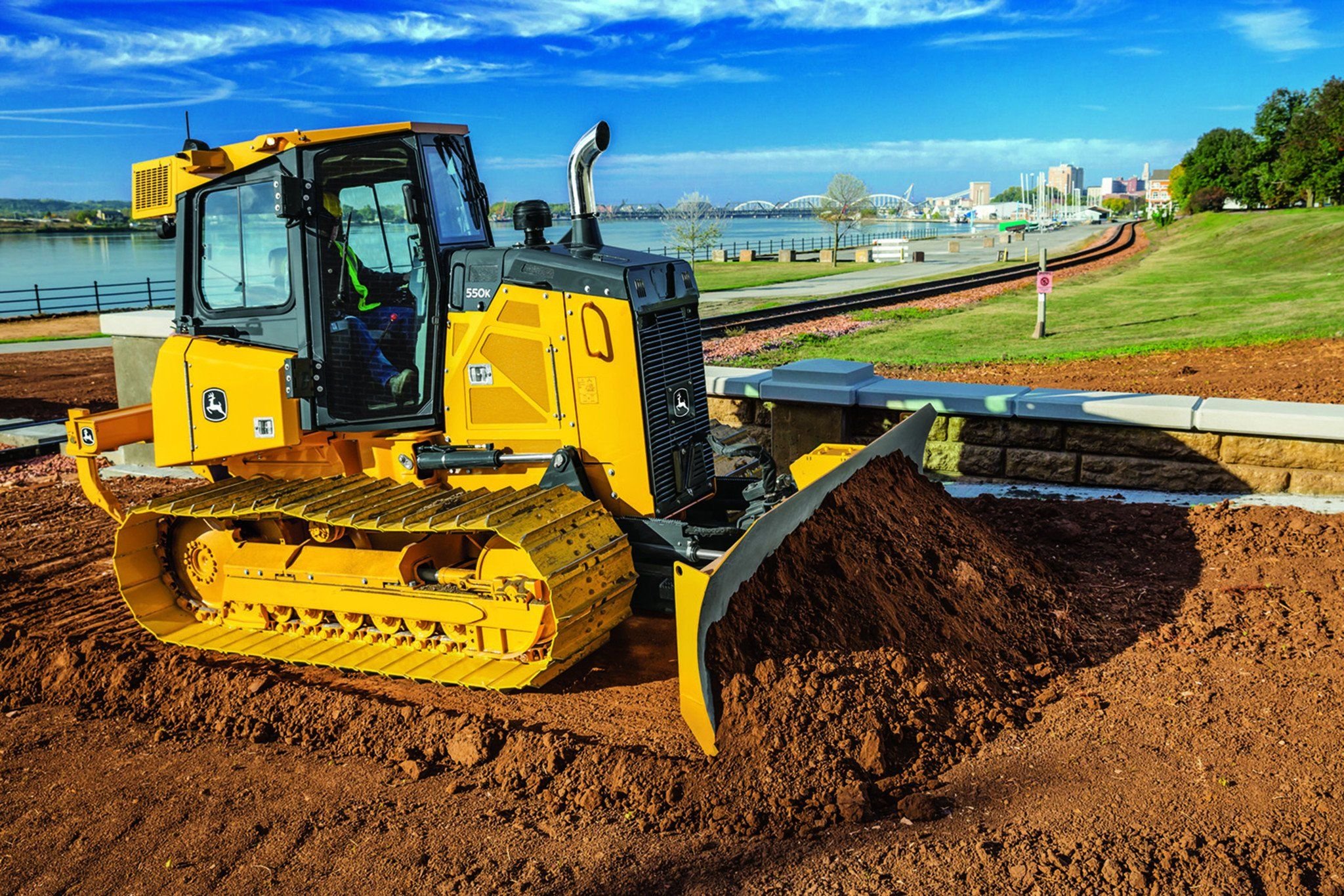 Современные бульдозеры. Гусеничный бульдозер Джон Дир. John Deere гусеничные Бульдозеры. John Deere 550. Толкач (бульдозер).