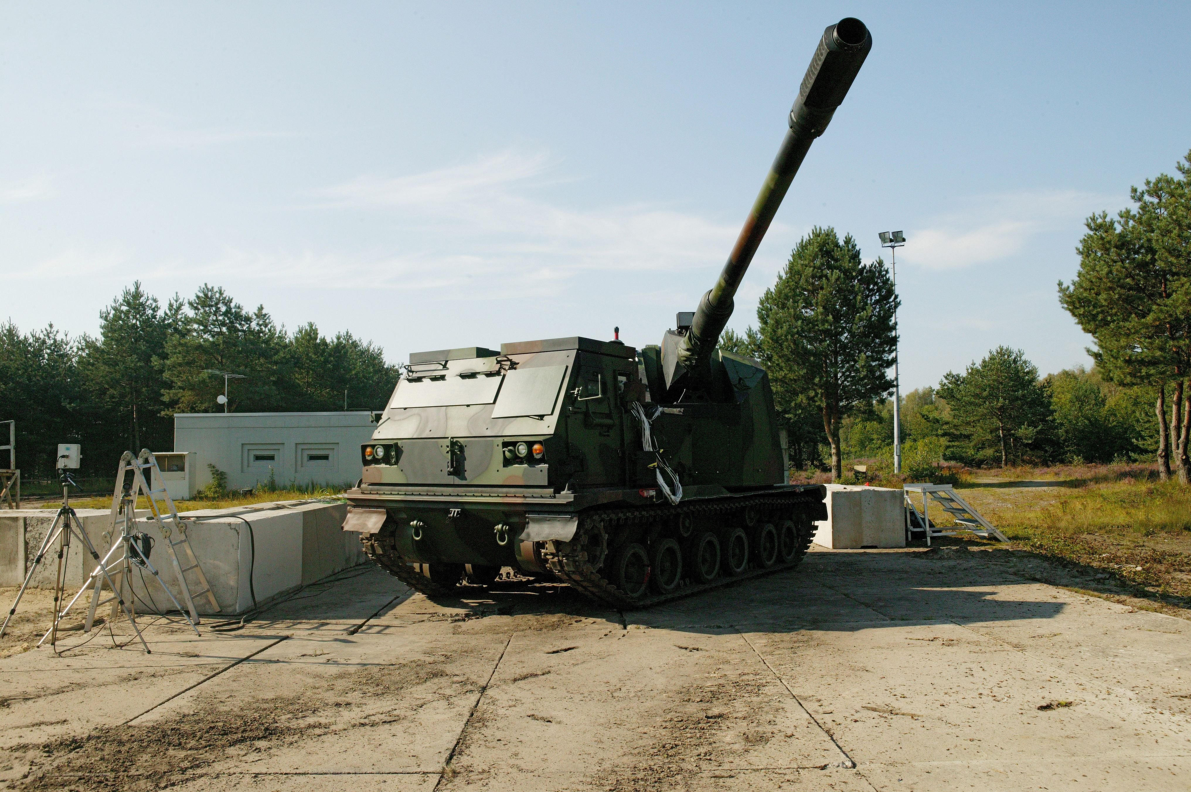 Сау 155 мм. САУ PZH 2000. Donar самоходная Артиллерийская. 155-Мм самоходная гаубица «донар» (ФРГ). САУ донар ФРГ.