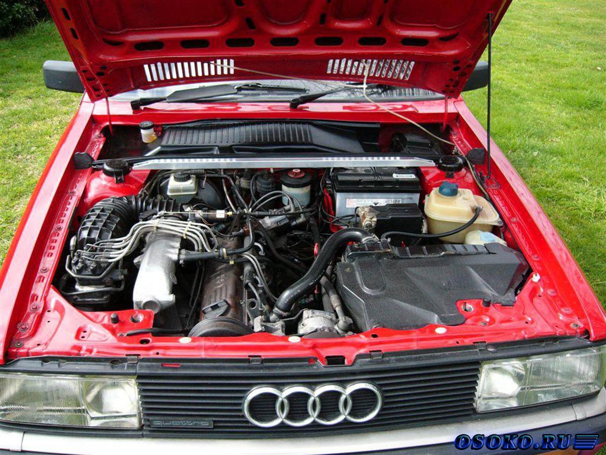 Двигатель ауди 80 1.8 купить. Двигатель Ауди 80. Audi 80 b2 подкапотка. Audi 80 v8. Ауди 80 двигатель 2.0.