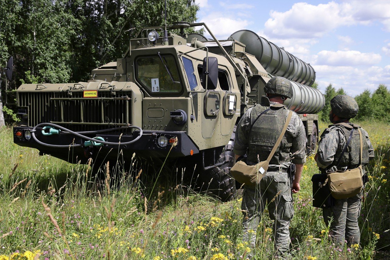 С 400 замечен в иране. С-400 В Беларуси.