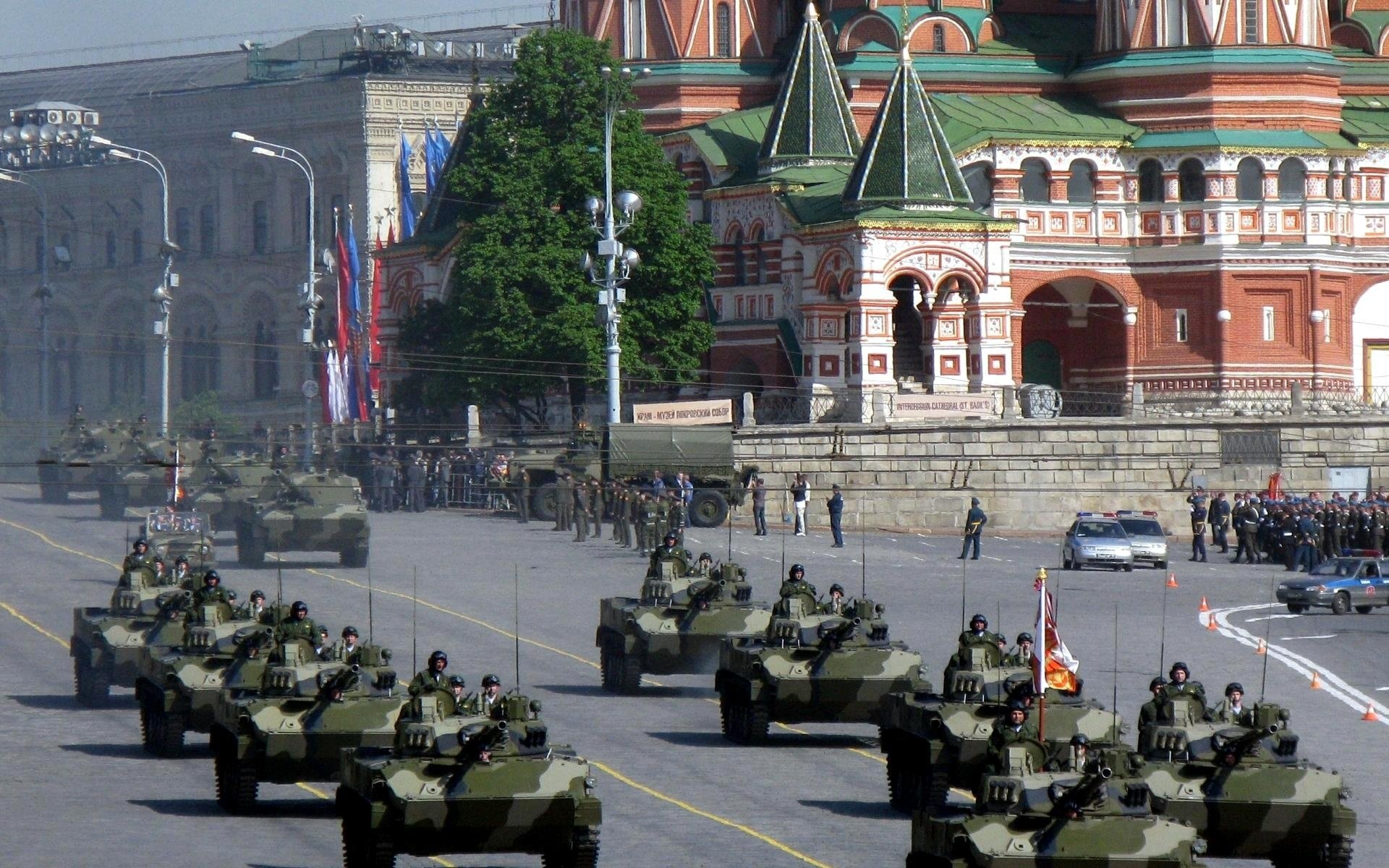 Парад военной техники фото