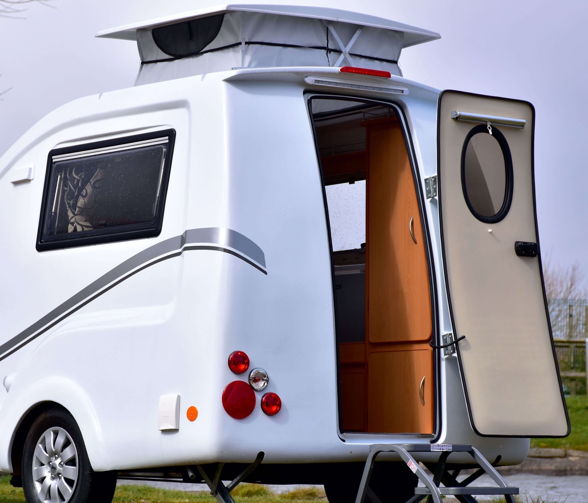 Караваны кемперы. Мини Караван мини кемпер. Микро кемпер автодом. Micro Camper van. Go pods - Micro Tourer Caravans.