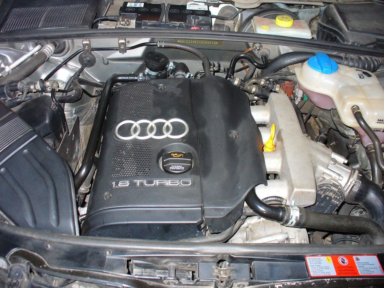 Масло ауди а4 1.8 турбо. Двигатель Ауди а4 б6 1.8 турбо. Audi a4 2002 1.8 Turbo dvigatel. Audi a4 b6 amb. Audi a4 b6 1.8t мотор.