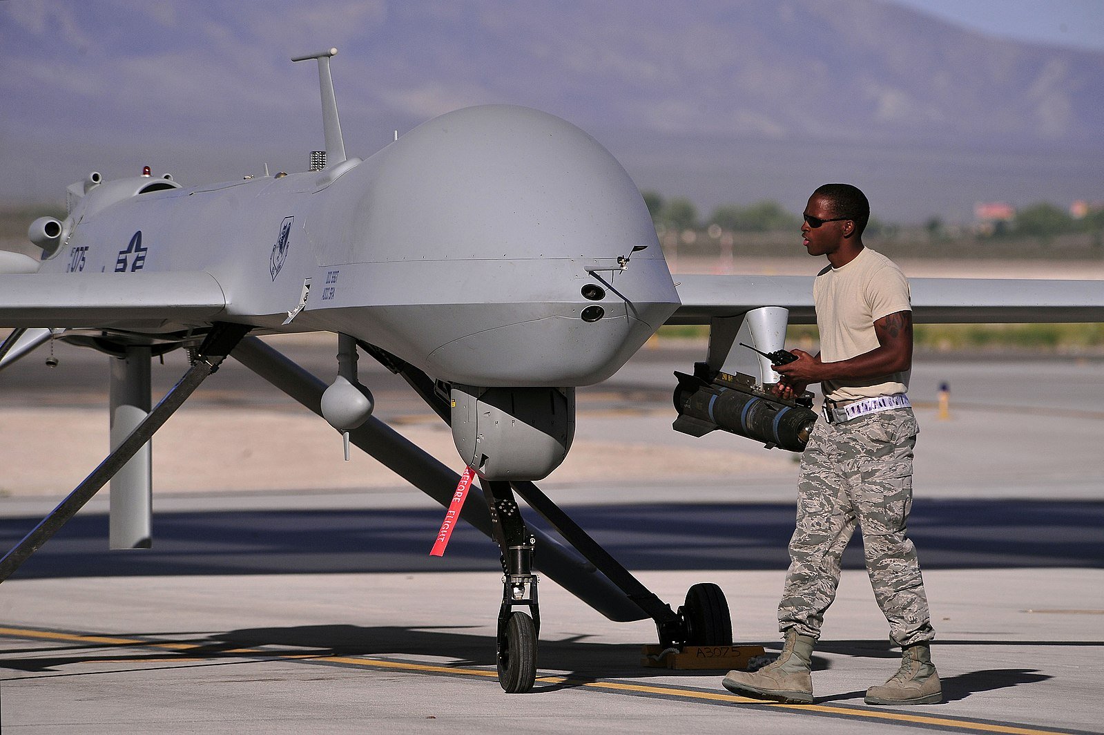 Сегодня сейчас беспилотники. БПЛА mq-1. General Atomics mq-1 Predator. Mq-1b Predator. БПЛА mq-1 "предатор.