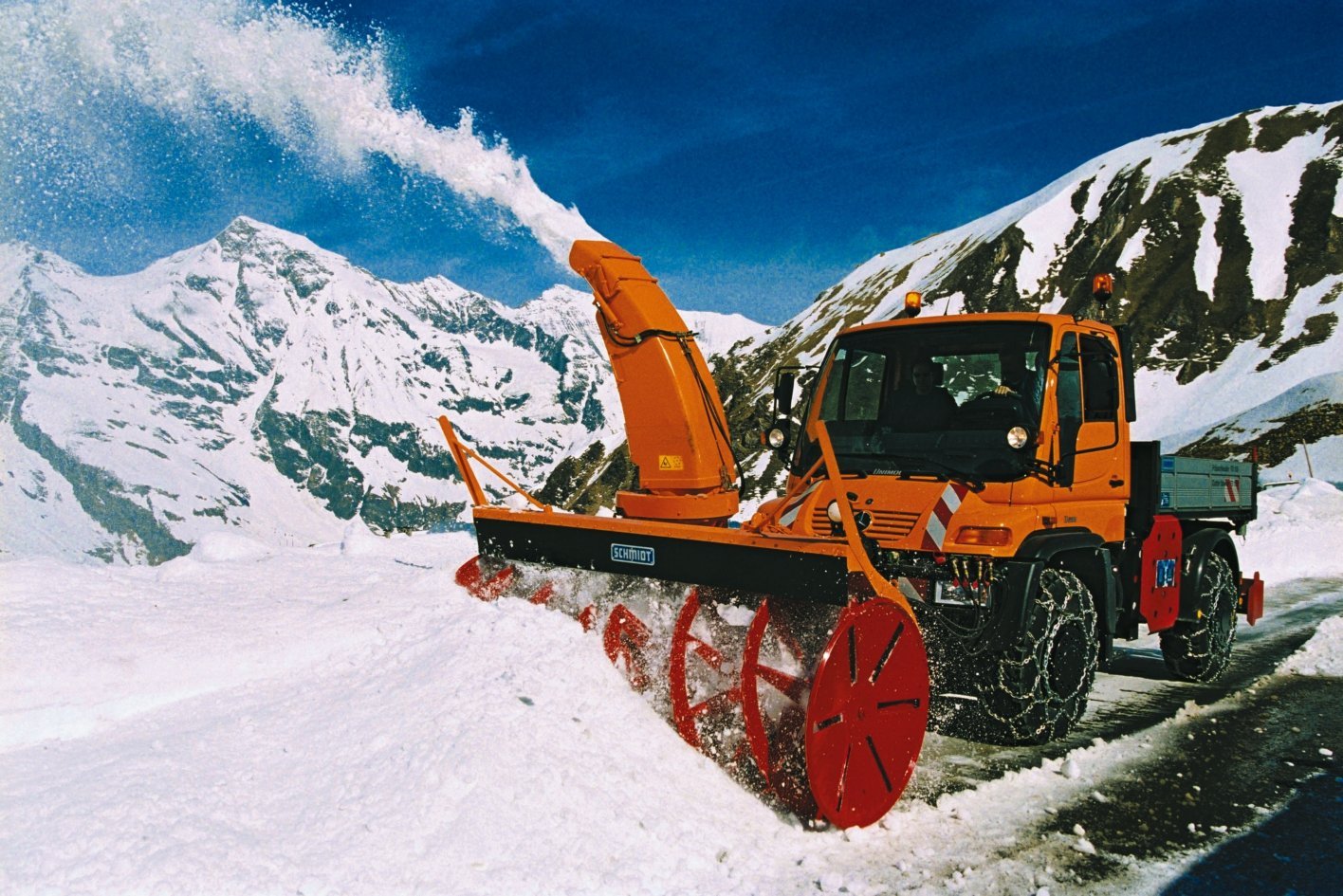 Mercedes Unimog снегоуборщик