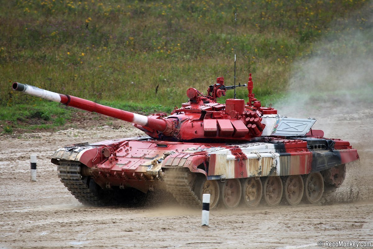 Красная 72 б. Т-72б3. Танк т72б3. Танковый биатлон т-72б. Танковый биатлон красный т-72 б3.