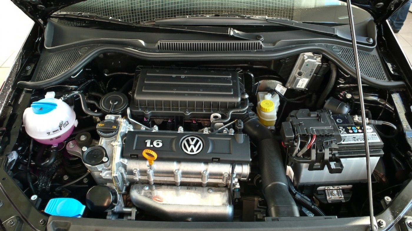 Фольксваген поло какой двигатель лучше. Двигатель поло седан 1.6 105. Двигатель Фольксваген поло 1.6. Мотор Фольксваген поло седан 1.6. Двигатель на поло седан 1.6 2011.