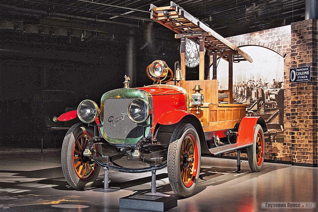 Автомобиль балт. Руссо Балт d-24/40. Пожарная машина Руссо-Балт 1913. Пожарный автомобиль Руссо-Балт. Автомобиль Руссо-Балт Type-d 1912г.