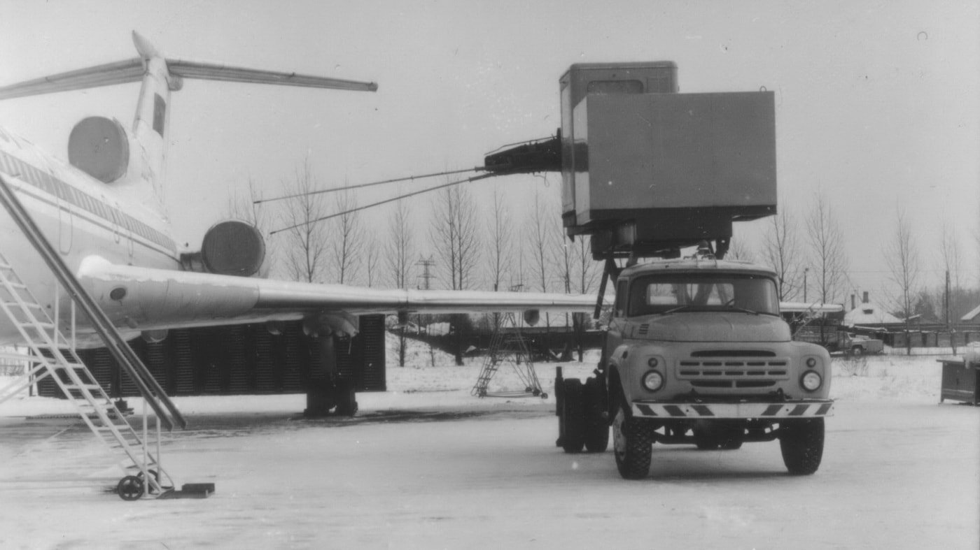 Аэродромная. Советская Аэродромная техника. Аэродромная техника 1960. Аэродромная техника МАЗ-537 Аэрофлота СССР. Аэродромный УПМ-350.