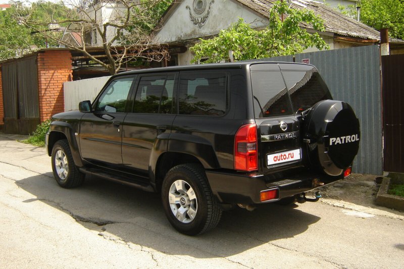 Nissan Patrol y61 черный