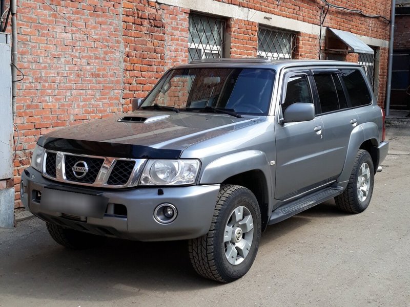 Nissan Patrol v (y61)