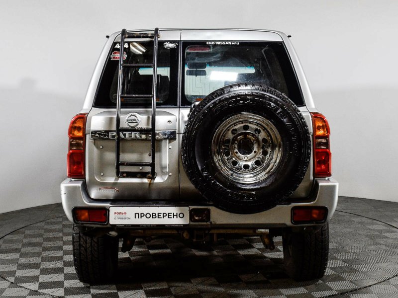 Nissan Patrol y61