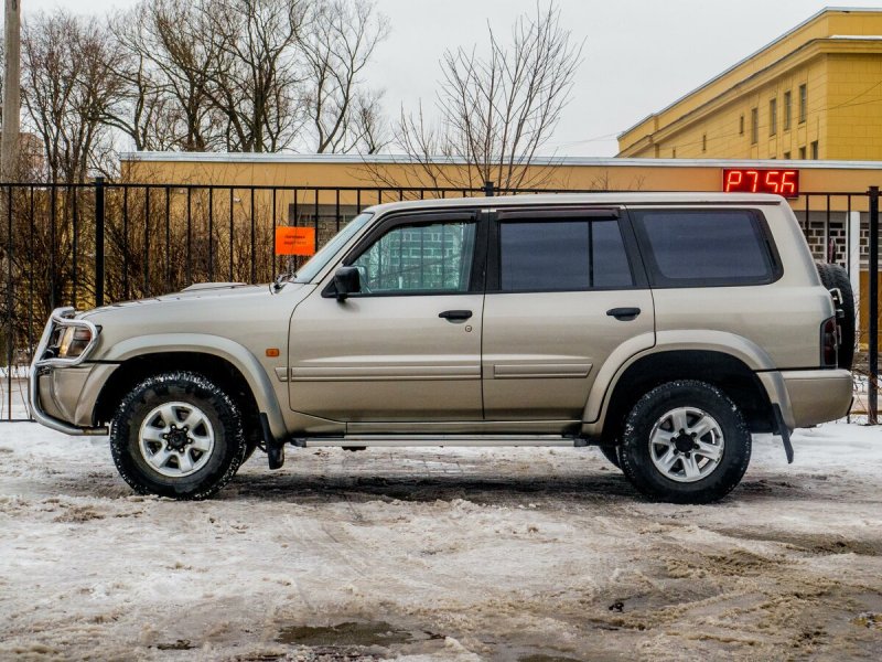 Nissan Patrol y61 2002