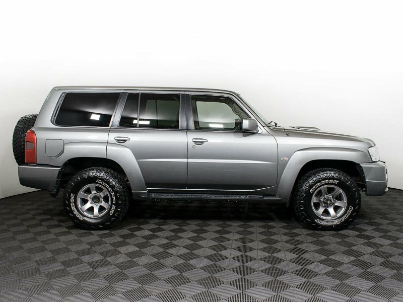 Nissan Patrol y61