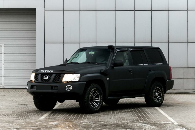 Nissan Patrol v (y61)