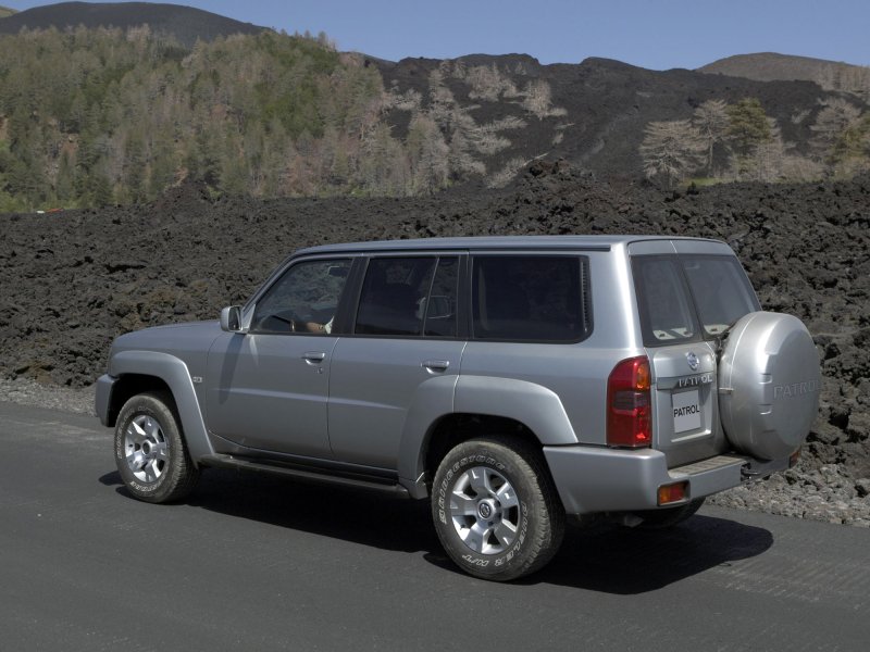 Nissan Patrol y61 2004