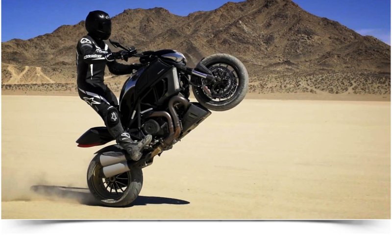 Diavel Wheelie