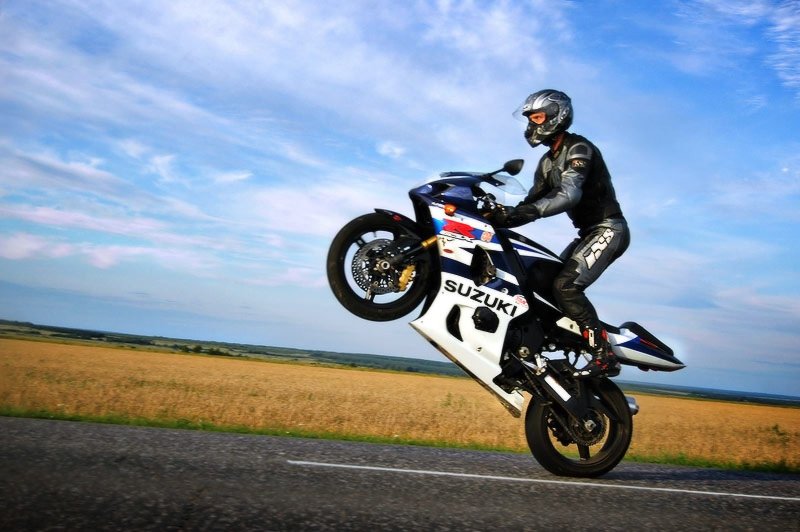 Yamaha r1 Вилли