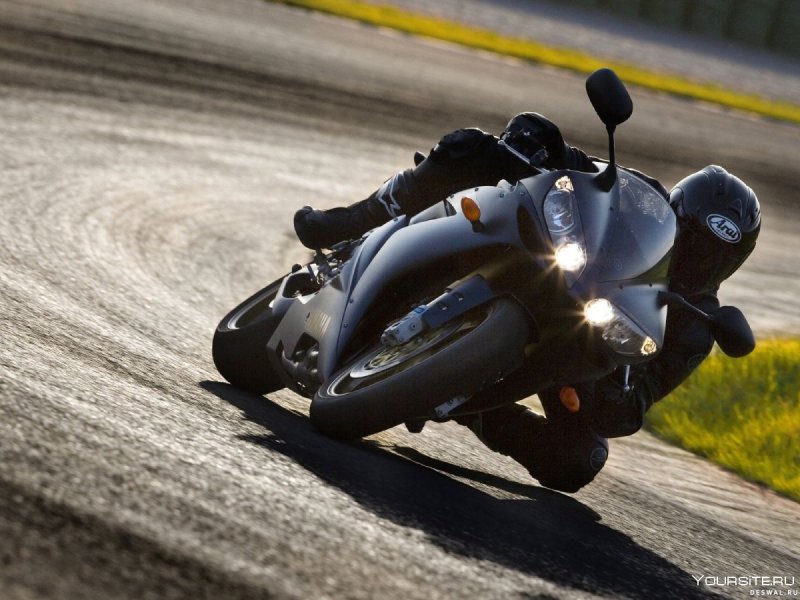 Yamaha FZ 1000 стант