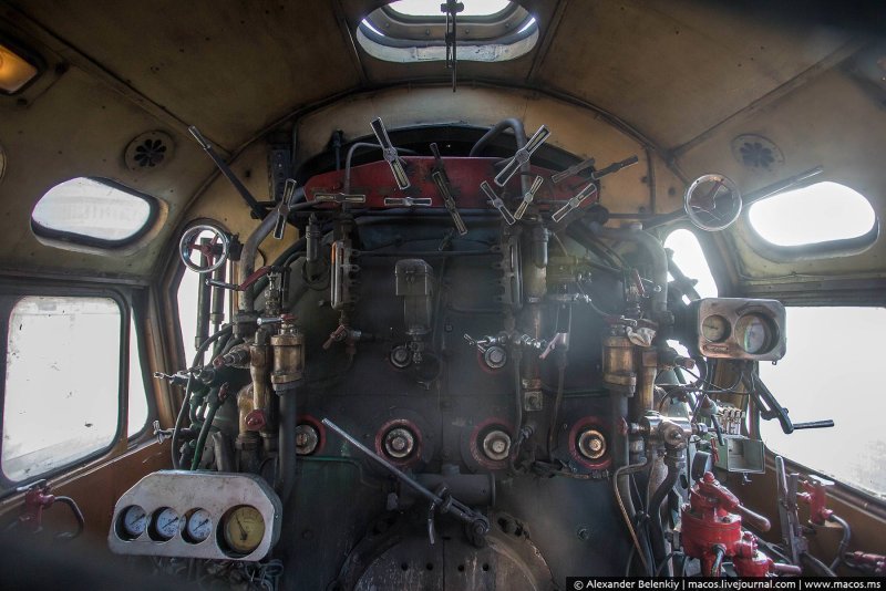 Паровоз п36 кабина