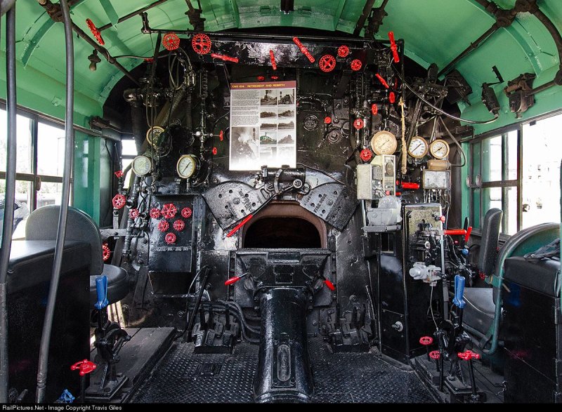 Паровоз п36 кабина
