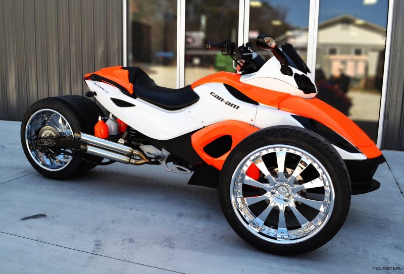 Трайк can-am