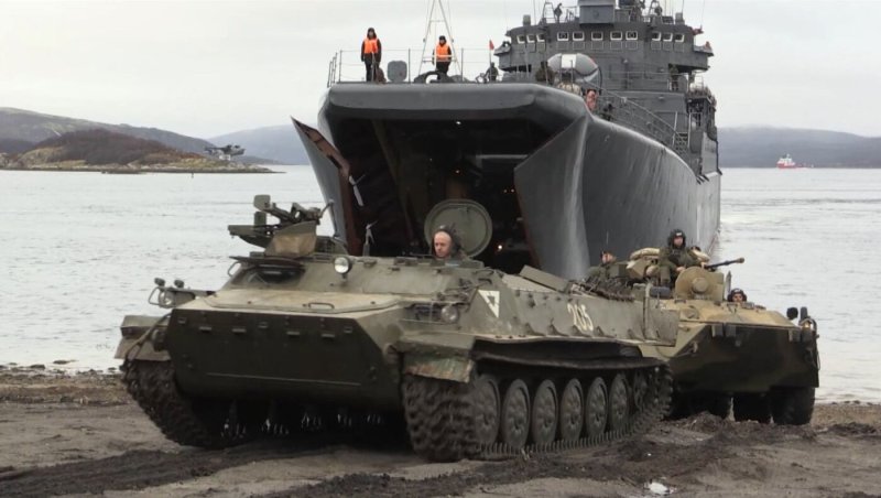 Российский БТР 82