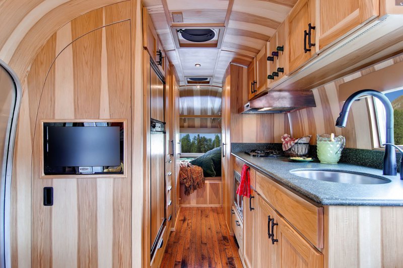 Автодом Airstream