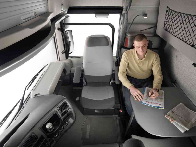 Renault Magnum 2010 салон