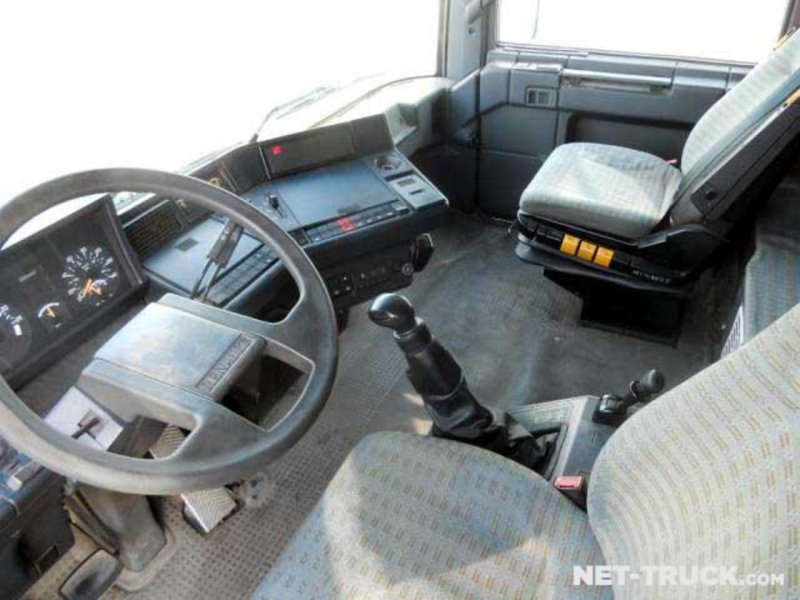 Renault Magnum 1990 салон