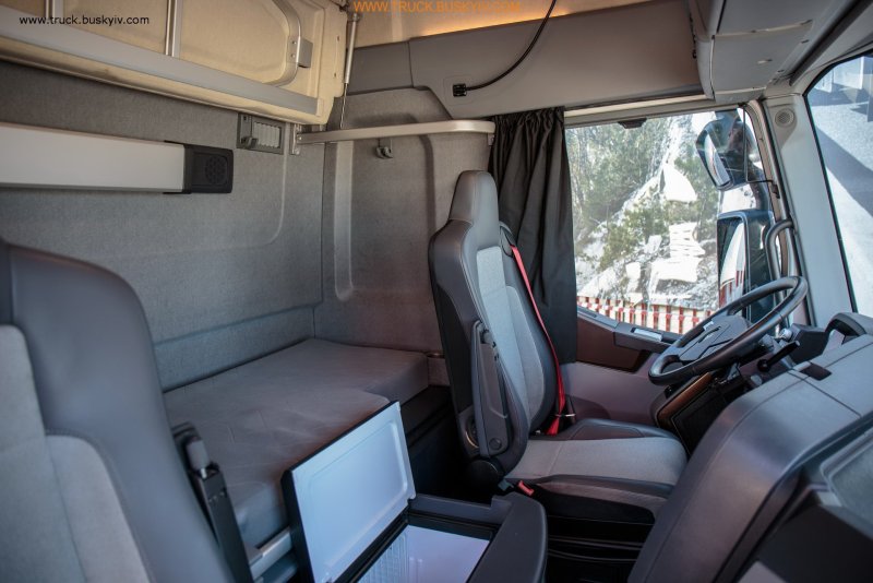 Renault t High 520 кабина