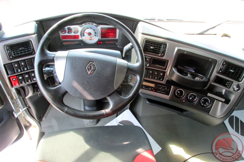 Renault Magnum 2010 салон