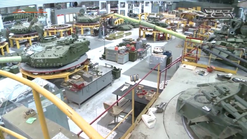Кабина механика водителя танка т-80