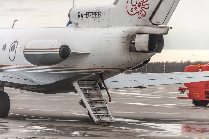 Самолёт як-40