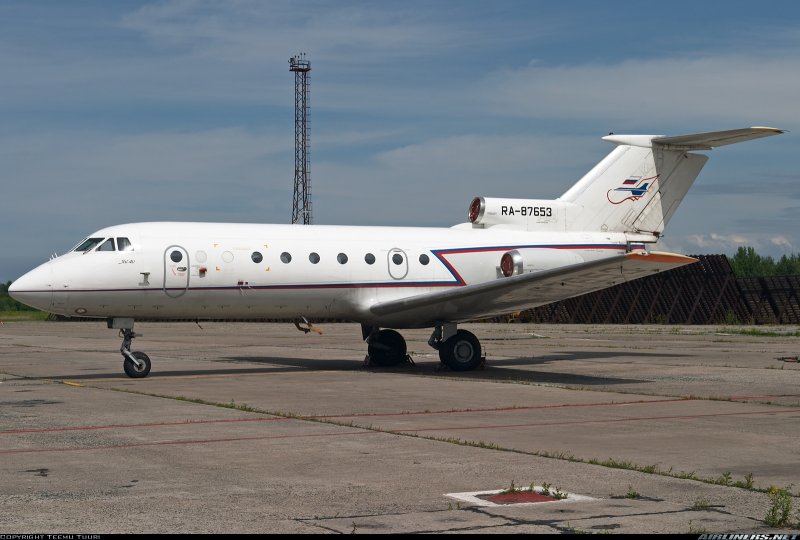Як-40 пассажирский самолёт