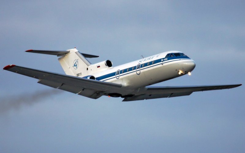 Як-40 пассажирский самолёт
