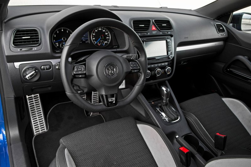 VW Scirocco салон