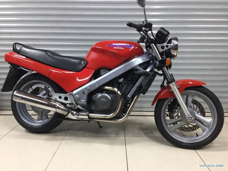 Honda NT 650 Revere