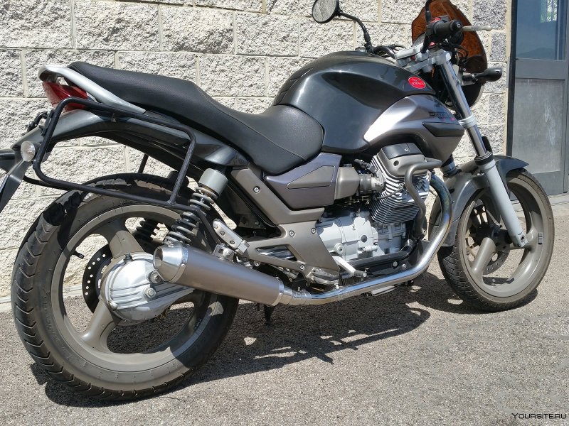Moto Guzzi Breva 750 Custom