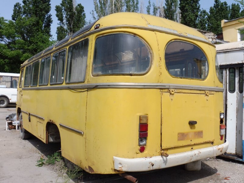 ПАЗ 672 сзади