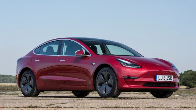 Электромобиль Tesla model 3