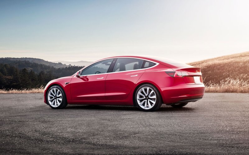 Tesla model 3 Red