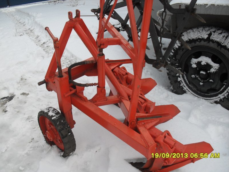 Самоходное шасси т-16м