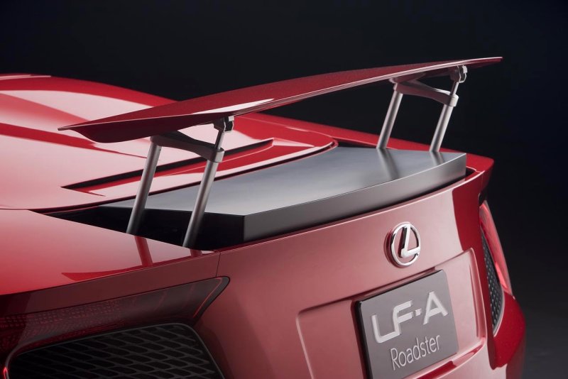 Lexus LFA со спойлером
