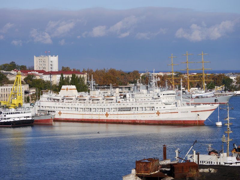 Корабль ВМС USNS Comfort